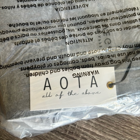 NWT- AOTA ELENA BLACK CROC BAG - Picture 3 of 5